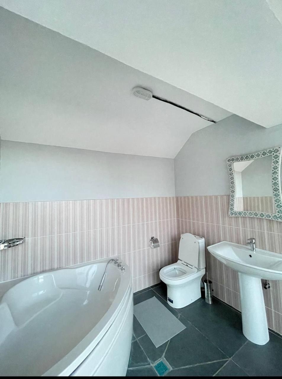 Local Hotel タシュケント エクステリア 写真
